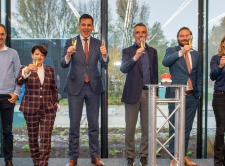 doiot event mensen op podium