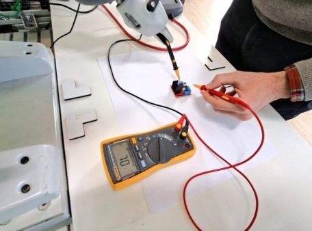 Remote robot teaching